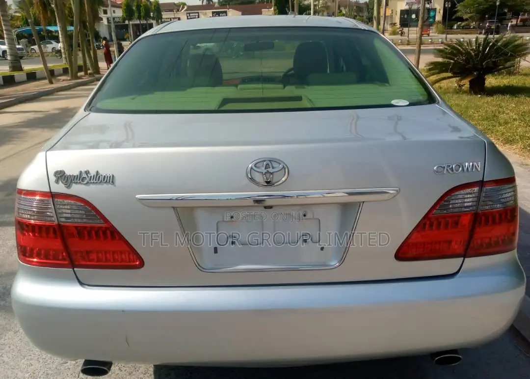 Toyota Crown Royale 2005 Silver