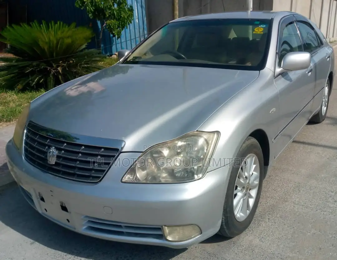 Toyota Crown Royale 2005 Silver