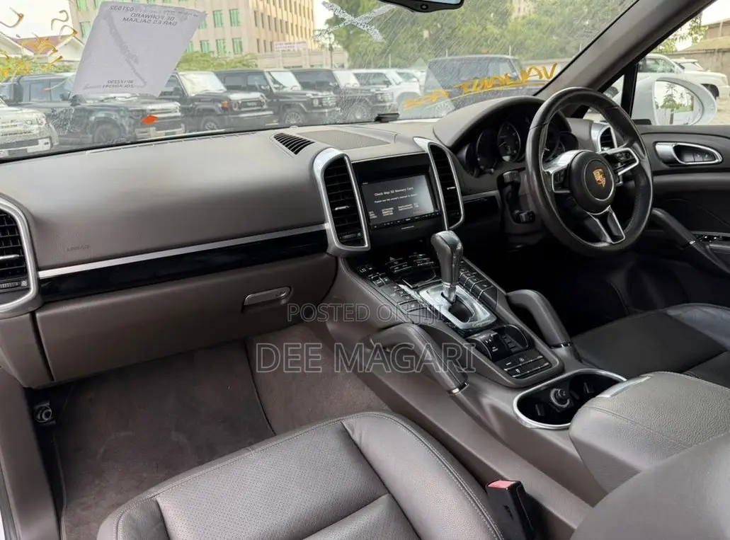 Porsche Cayenne 2015 White