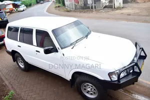 Nissan Patrol 2010 White