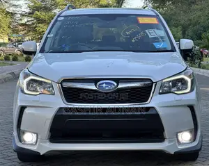 Subaru Forester 2.0XT Touring 4dr SUV AWD (2.0L 4cyl Turbo CVT) 2014 White