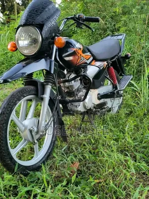 TVS HLX Plus ES 2025 Black