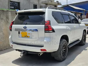 Toyota Land Cruiser Prado 2018 White