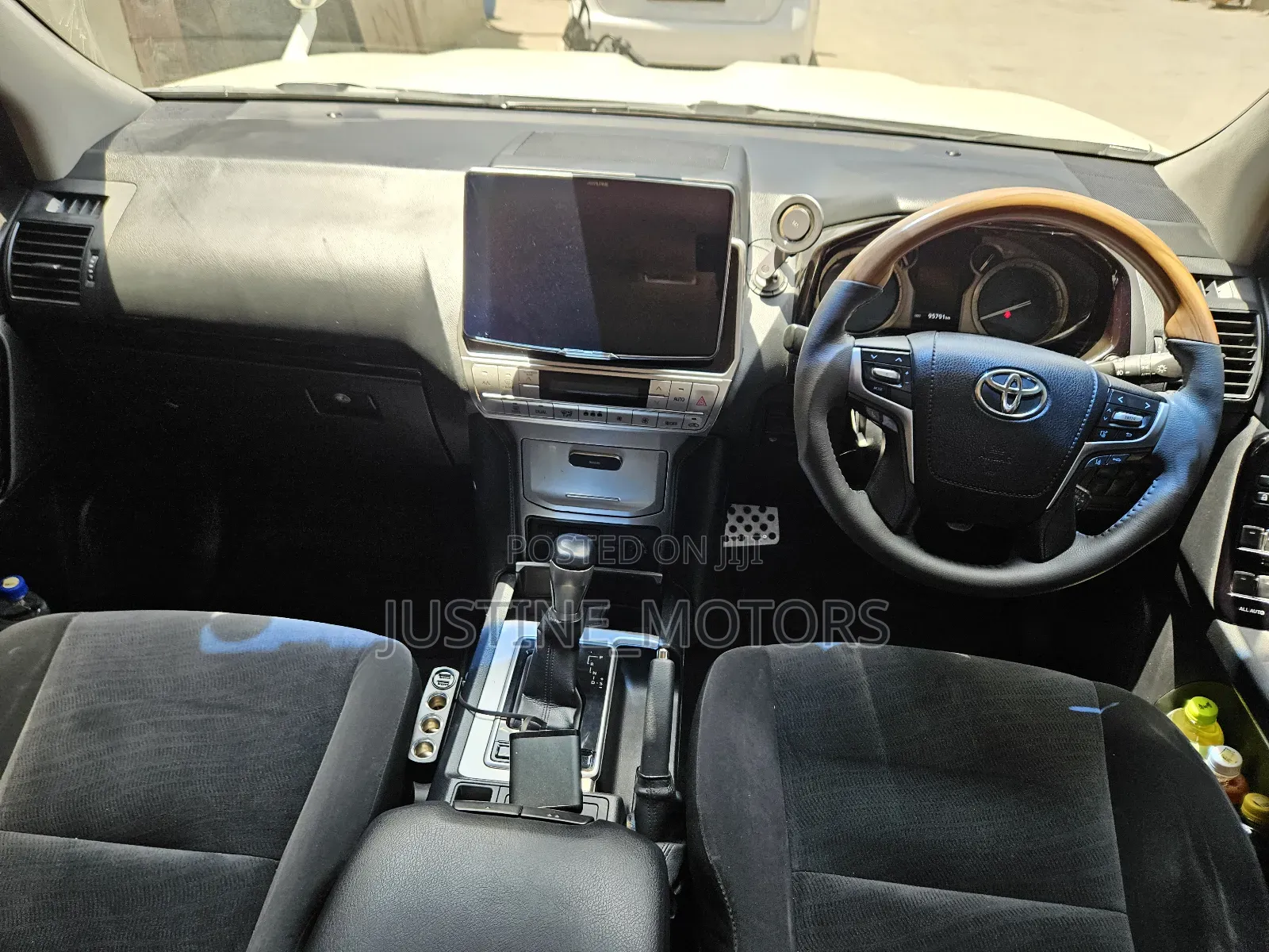 Toyota Land Cruiser Prado 2018 White
