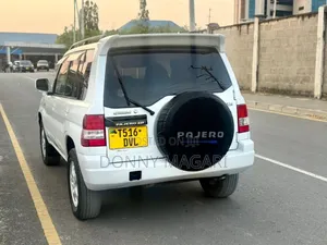 Mitsubishi Pajero 2005 White