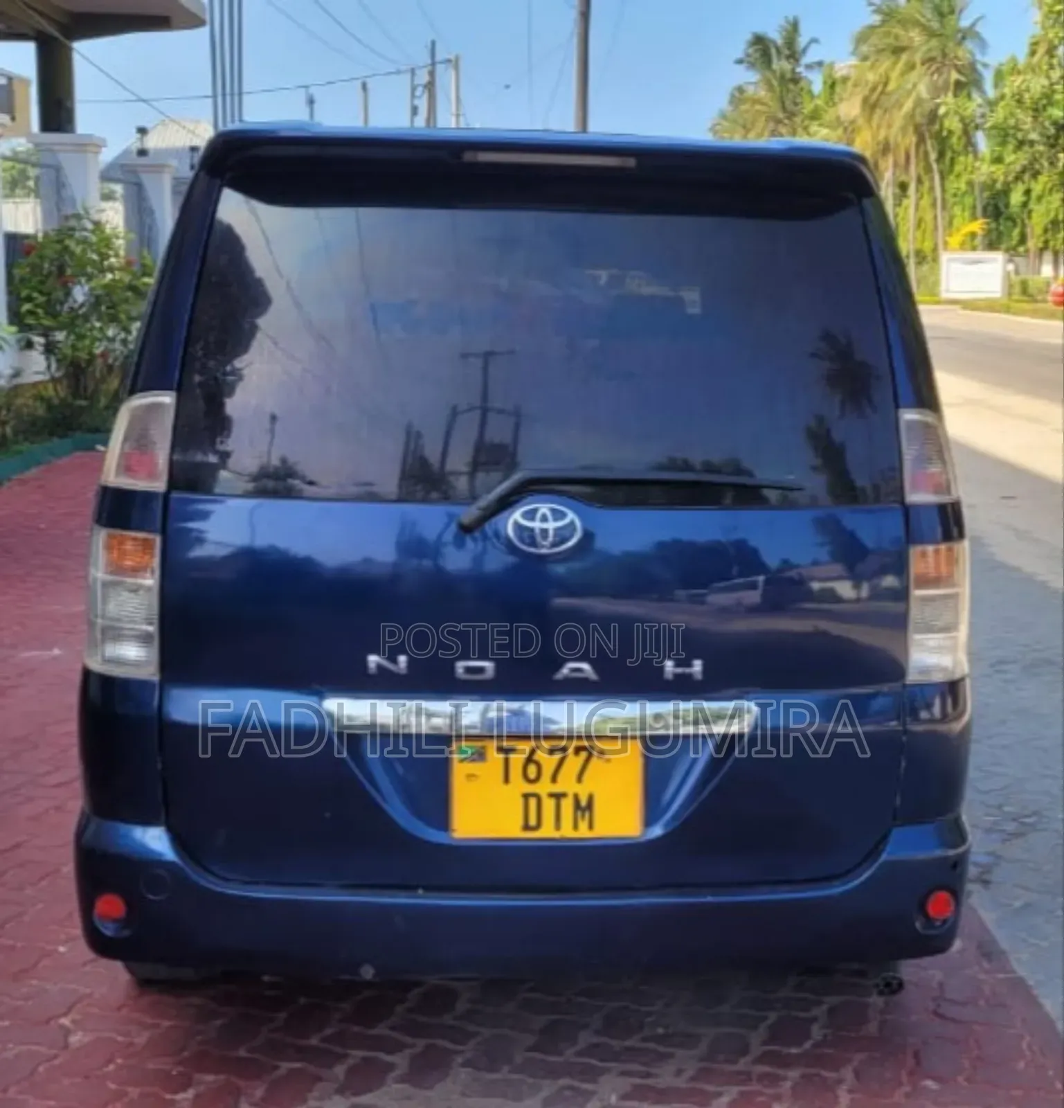 Toyota Noah 2004 Blue