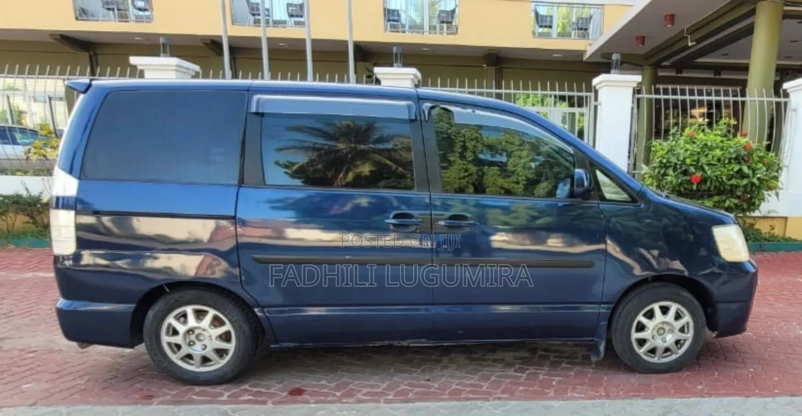 Toyota Noah 2004 Blue