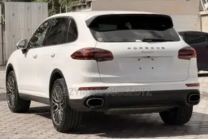 Porsche Cayenne 2015 White