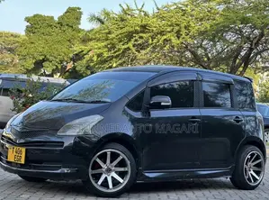 Toyota Ractis 2007 Black