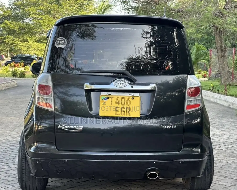 Toyota Ractis 2007 Black