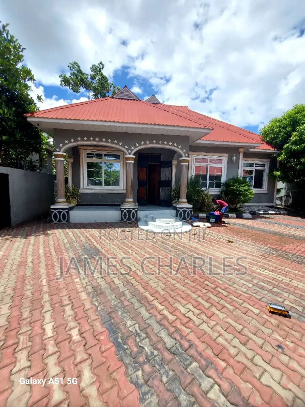 6bdrm House in Msongola, Kitunda for sale