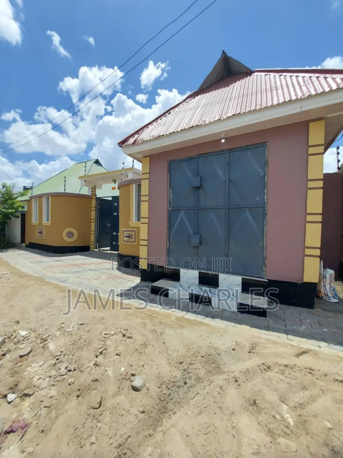 6bdrm House in Msongola, Kitunda for sale