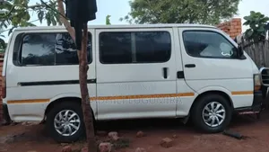 Toyota HiAce 1999 White