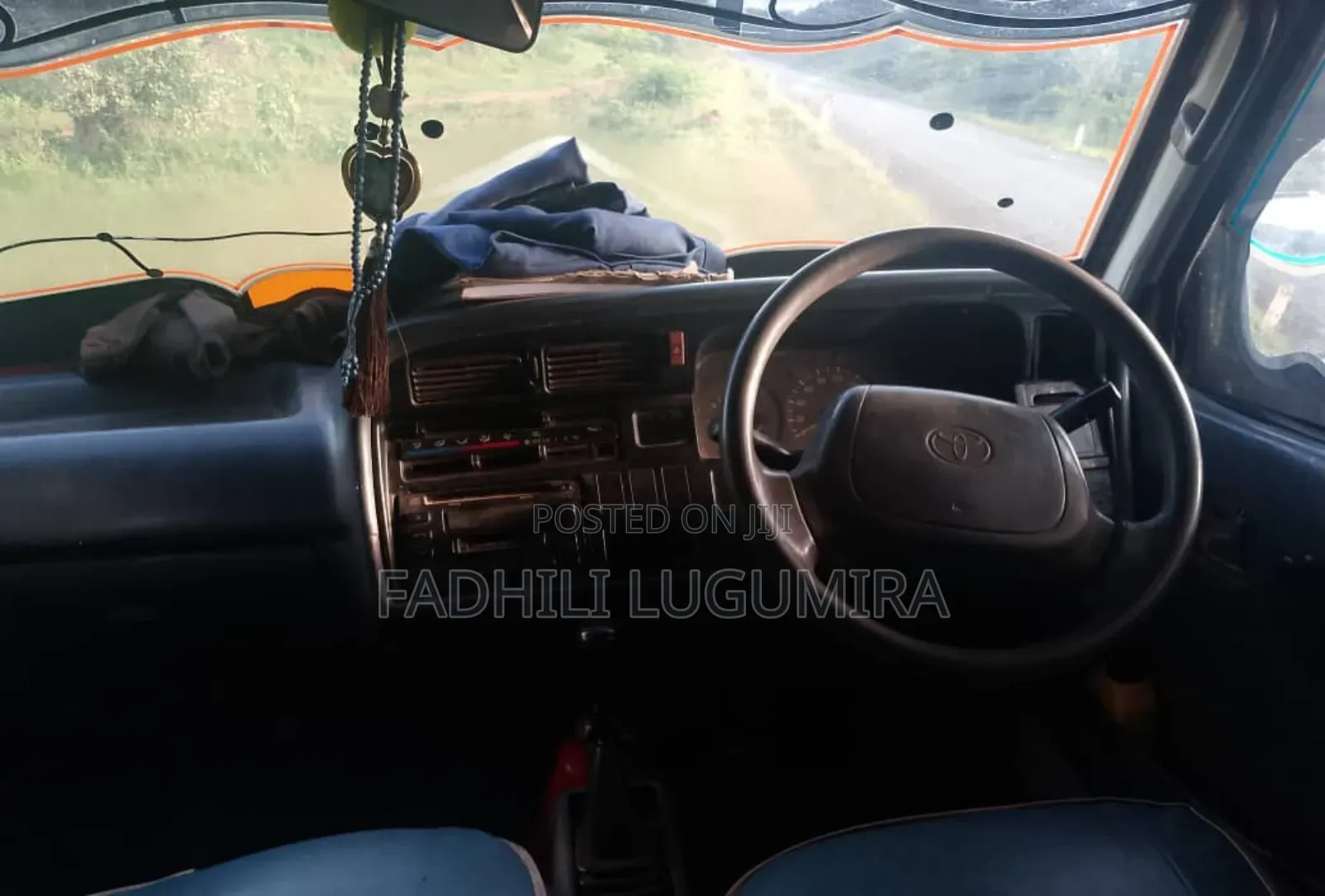 Toyota HiAce 1999 White