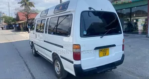 Toyota HiAce 2008 White
