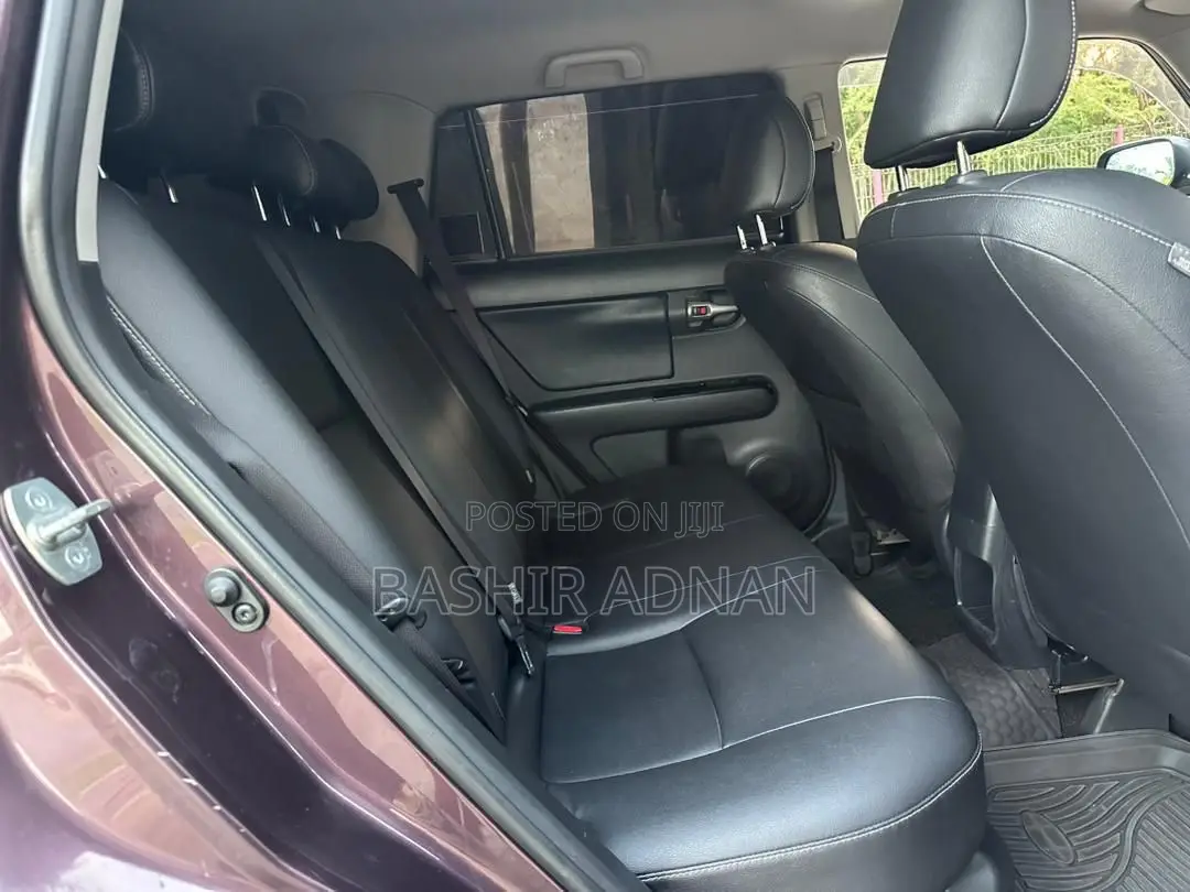 Toyota Corolla Rumion Hatchback 1.8 FWD 2013 Burgundy