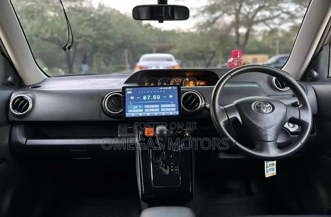 Toyota Corolla Rumion 2013 Brown