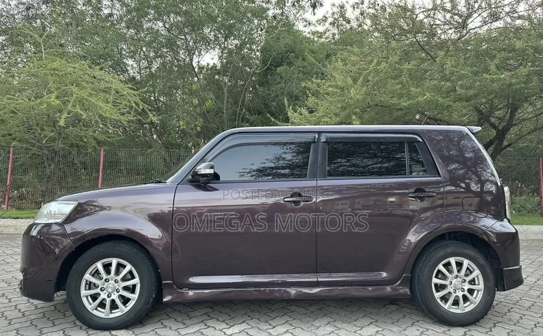 Toyota Corolla Rumion 2013 Brown