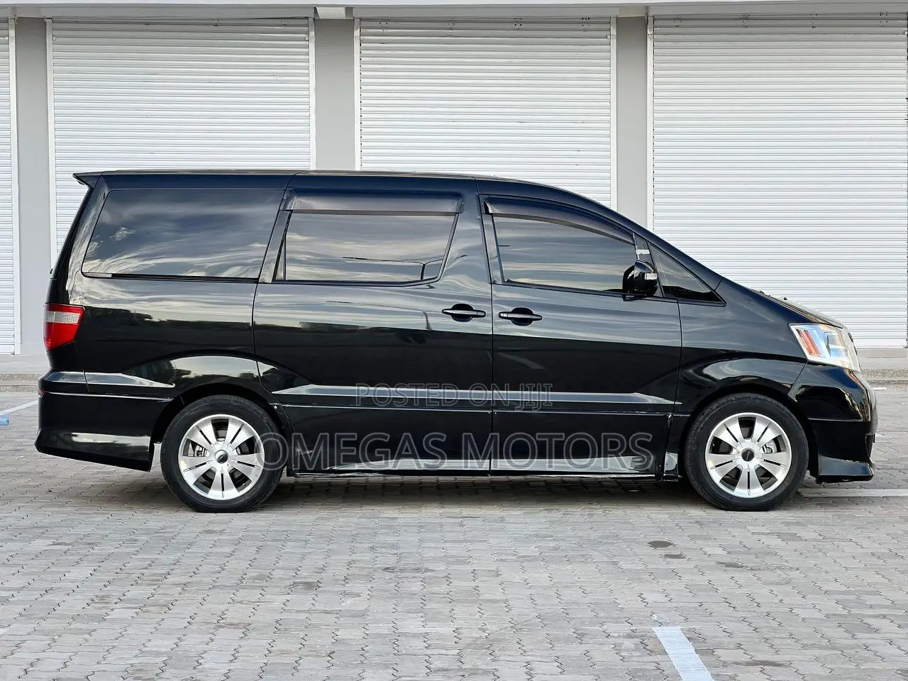 Toyota Alphard 2.4 Petrol FWD 2003 Black