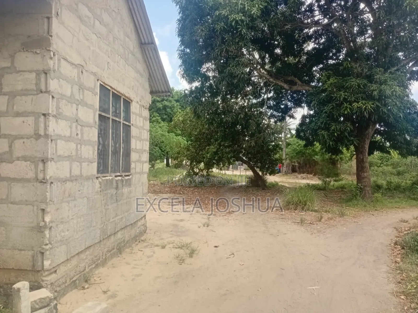 3bdrm House in Excela Joshua, Msongola for sale