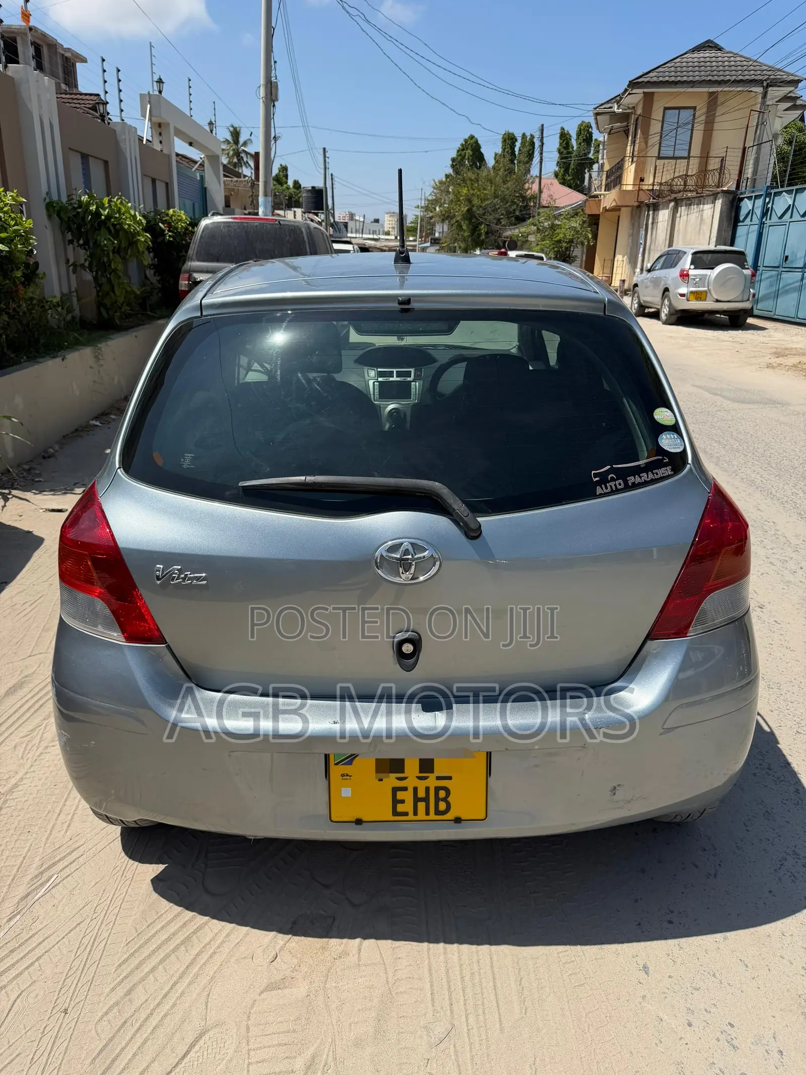 Toyota Vitz 2010 Silver