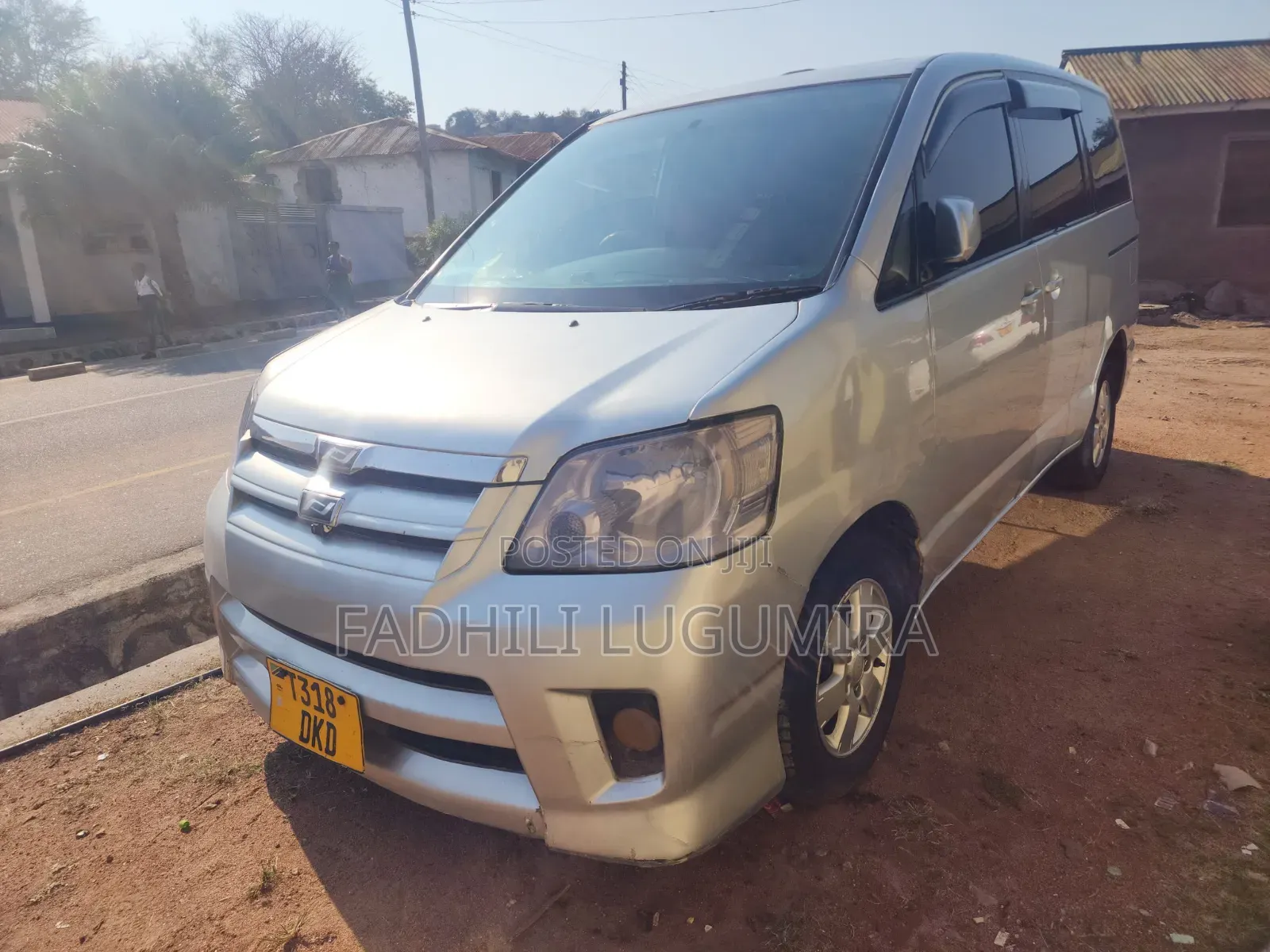 Toyota Noah 2004 Silver