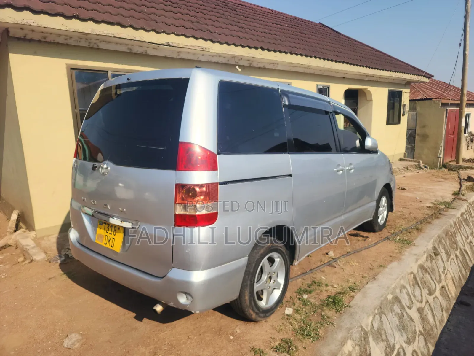 Toyota Noah 2004 Silver