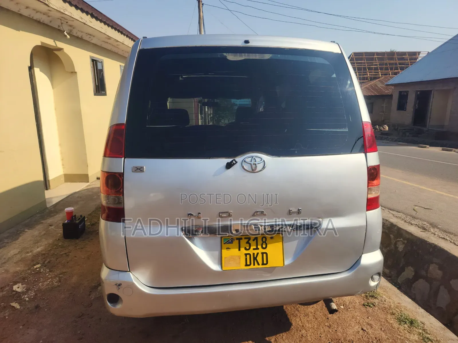 Toyota Noah 2004 Silver