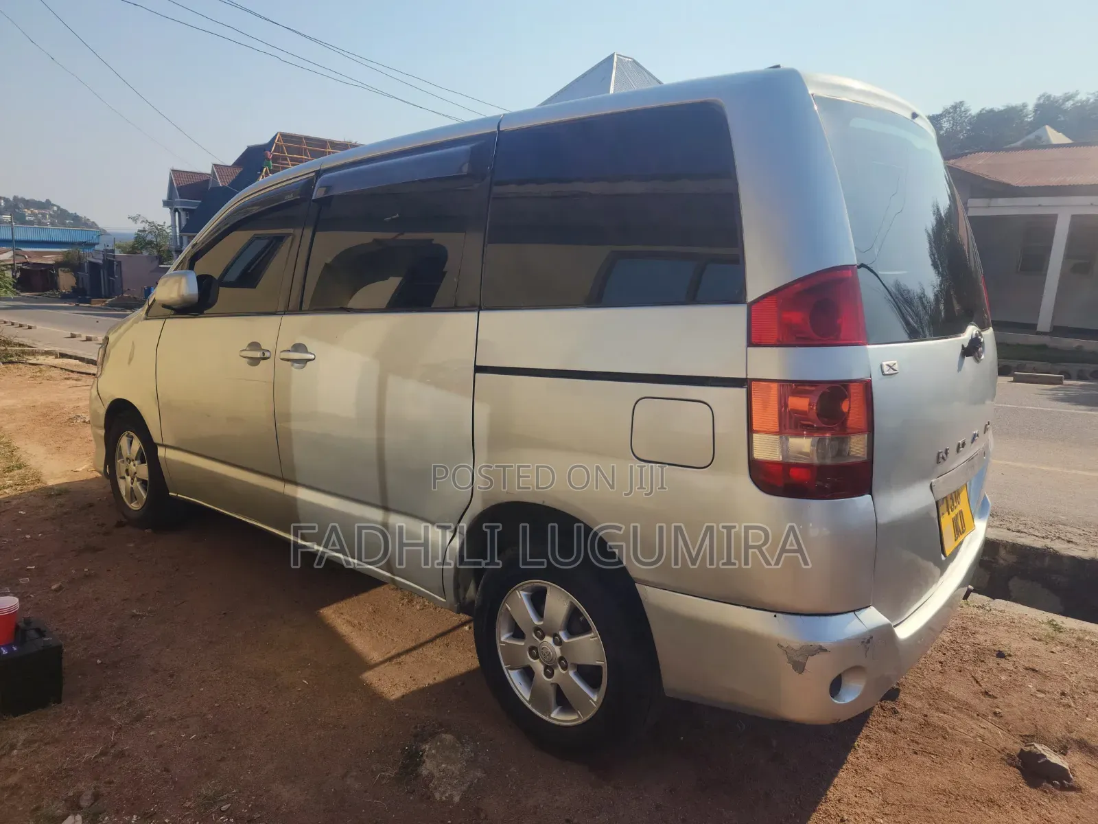 Toyota Noah 2004 Silver