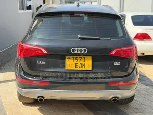 Audi Q5 2010 Black
