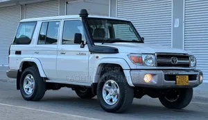 Toyota Land Cruiser 2013 White