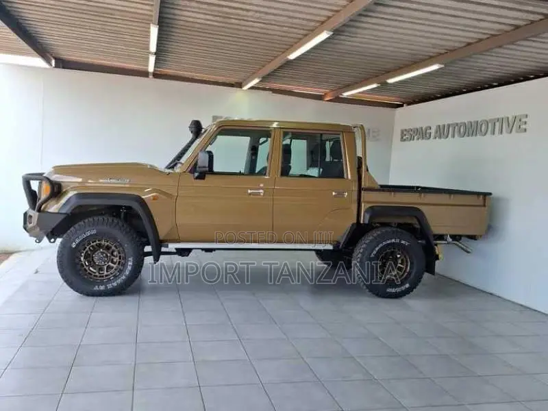 Toyota Land Cruiser 2025 Beige