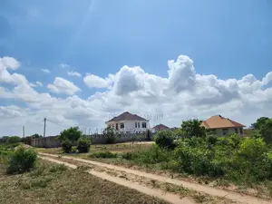 Nauza Kiwanja Kizuri Sana Kinapatikana Bweni Square Meter 15400