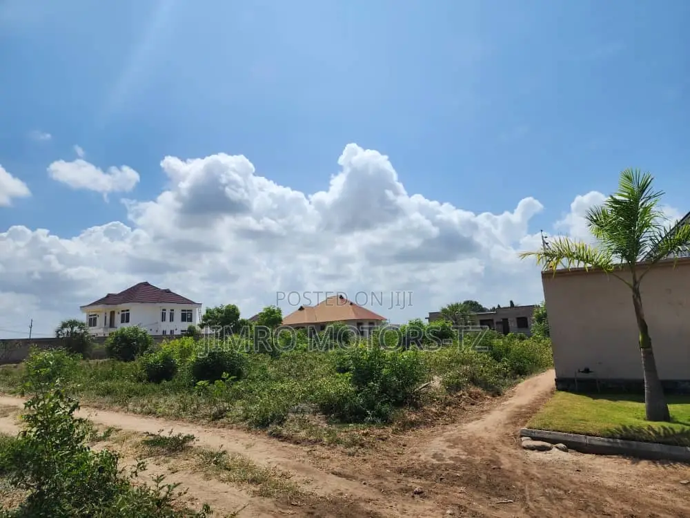 Nauza Kiwanja Kizuri Sana Kinapatikana Bweni Square Meter 15400