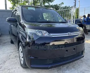 Toyota Spade 2016 Purple