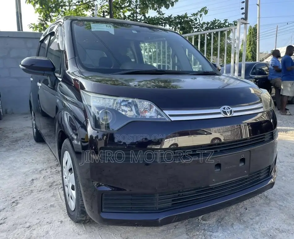 Toyota Spade 2016 Purple