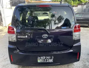 Toyota Spade 2016 Purple