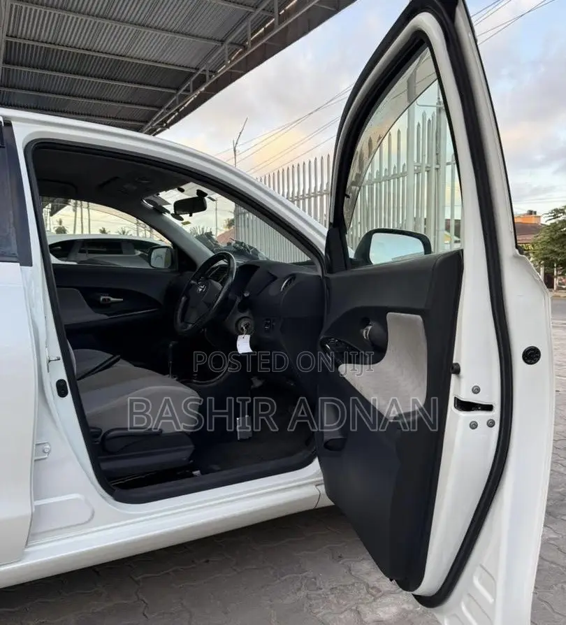 Toyota IST 2008 Pearl