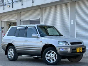Toyota RAV4 1999 White