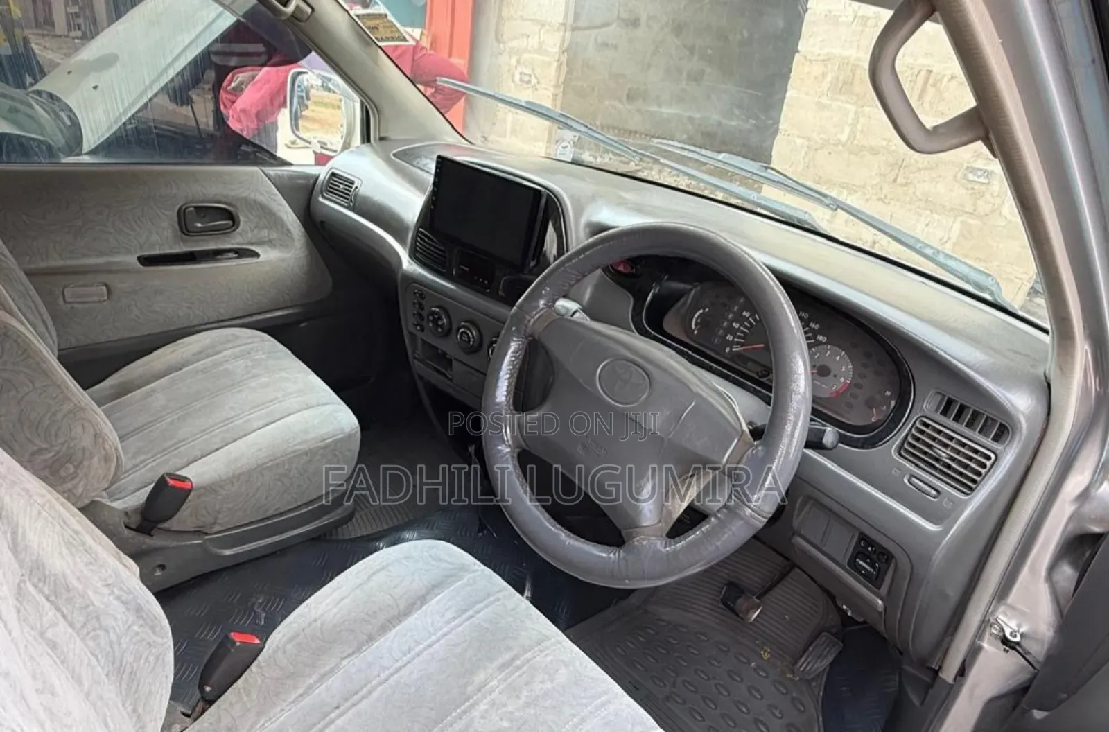 Toyota Noah 2002 Silver