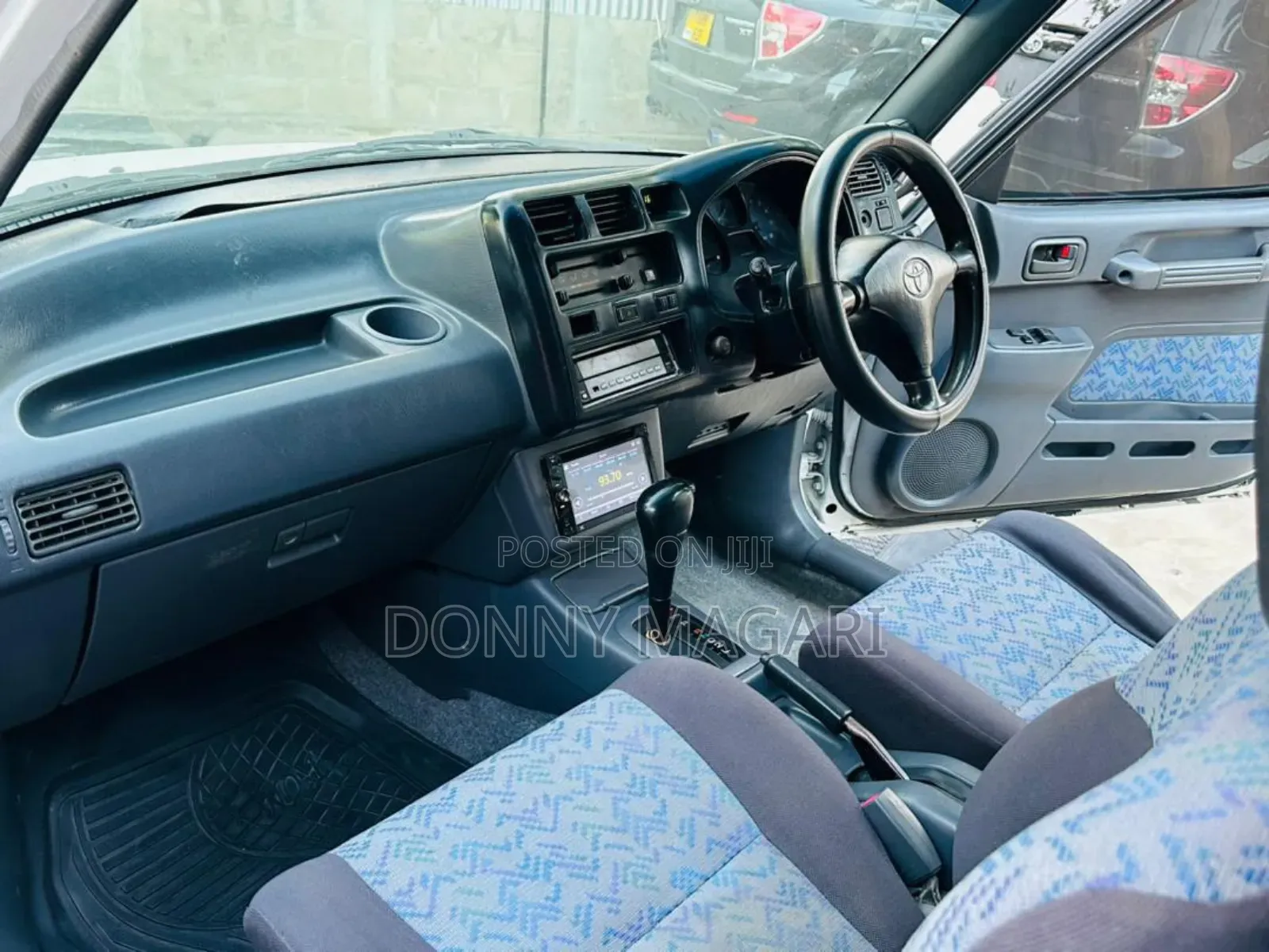 Toyota RAV4 1996 White