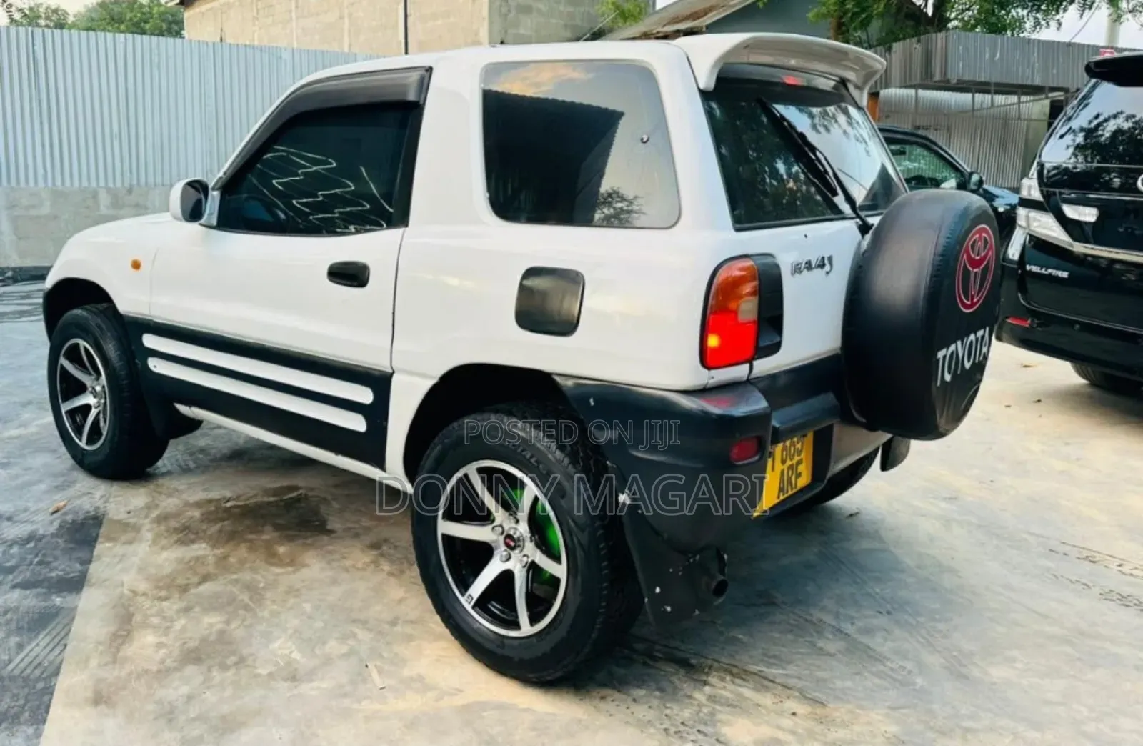 Toyota RAV4 1996 White