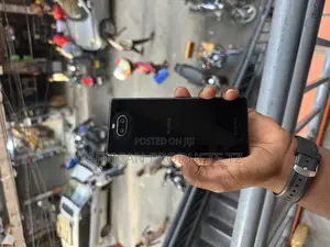Sony Xperia 8 SOV42 64 GB Black