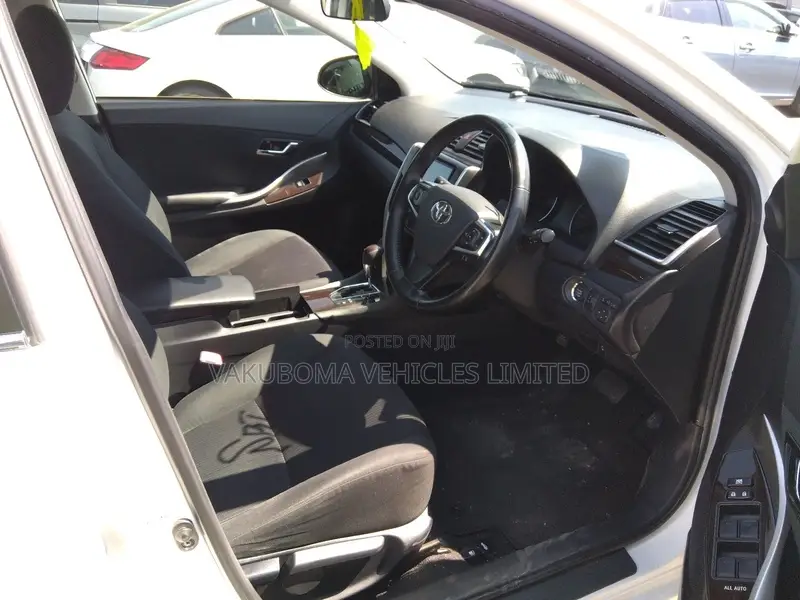 Toyota Premio 2017 Pearl