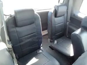 Toyota Sienta 2011 Pearl
