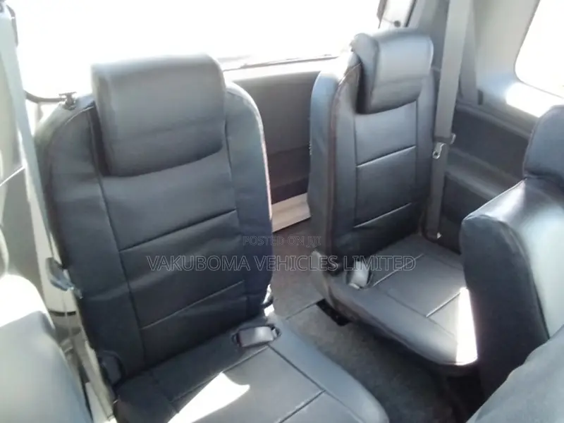 Toyota Sienta 2011 Pearl
