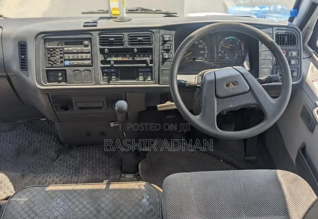 Mitsubishi Fuso Rosa 1995 Grey