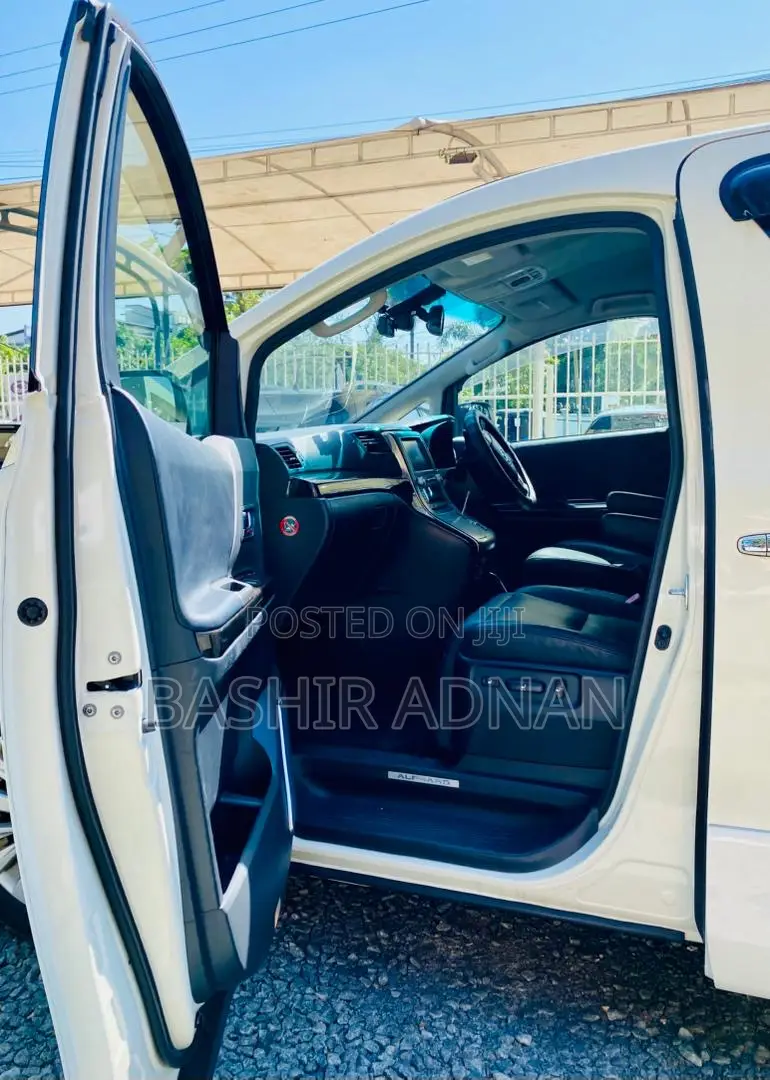 Toyota Alphard 3.5 Petrol FWD 2013 White
