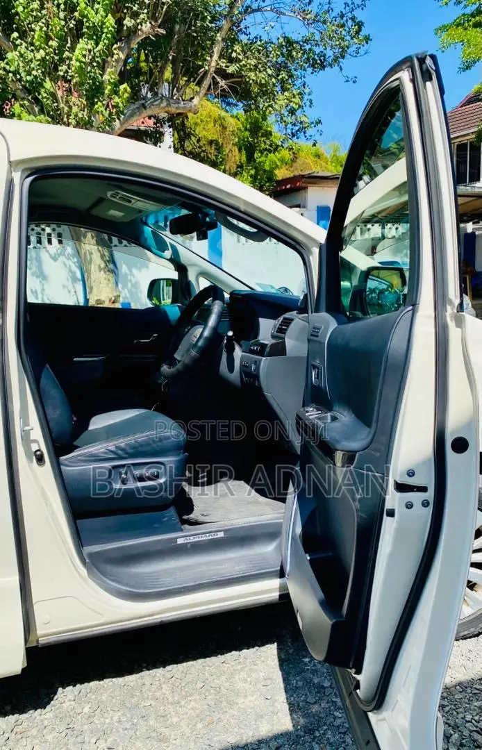 Toyota Alphard 3.5 Petrol FWD 2013 White