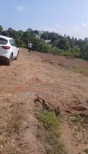 Kiwanja Kinauzwa Mbweni Moga